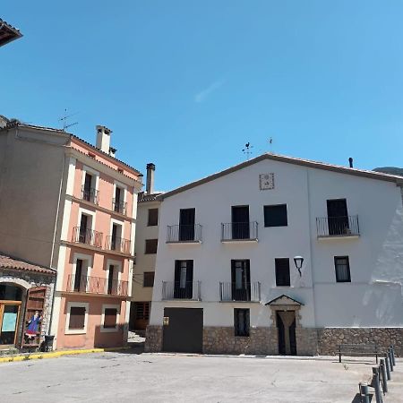 Un Tros De Sal. Casa Rural A Gerri De La Sal. Gerri de la Sal Exterior foto